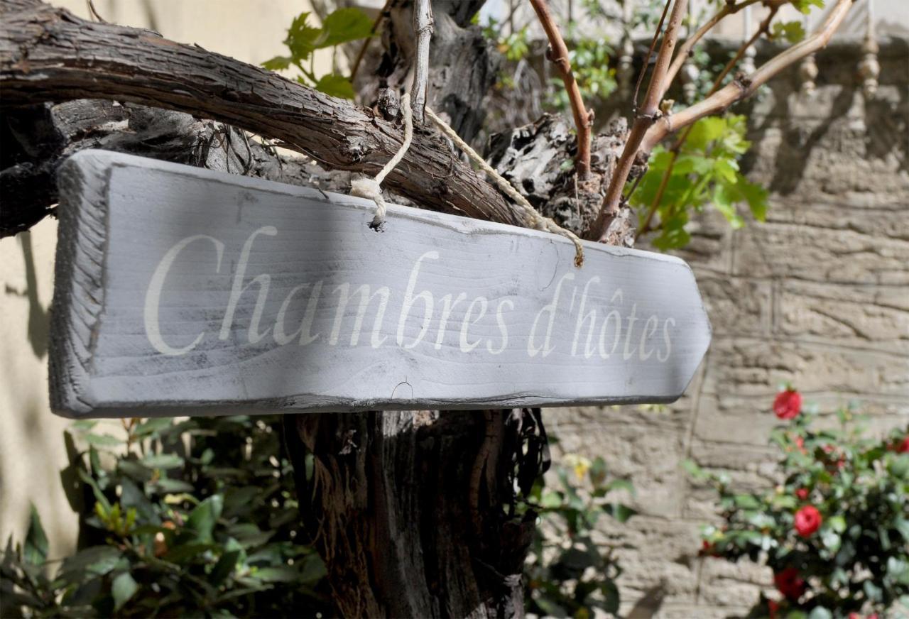 Le Petit Chateau Chateauneuf-de-Gadagne Exterior photo
