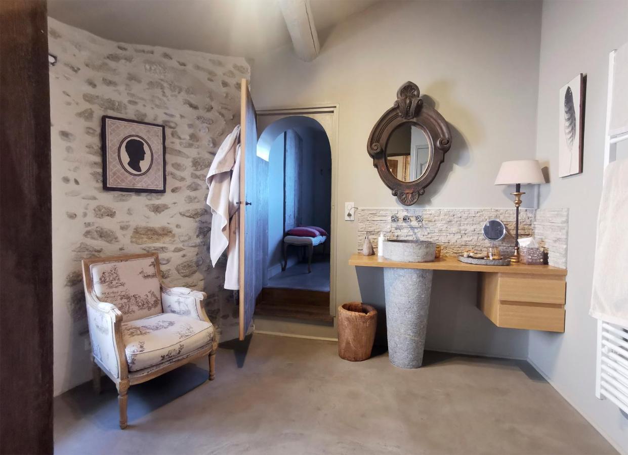 Le Petit Chateau Chateauneuf-de-Gadagne Exterior photo
