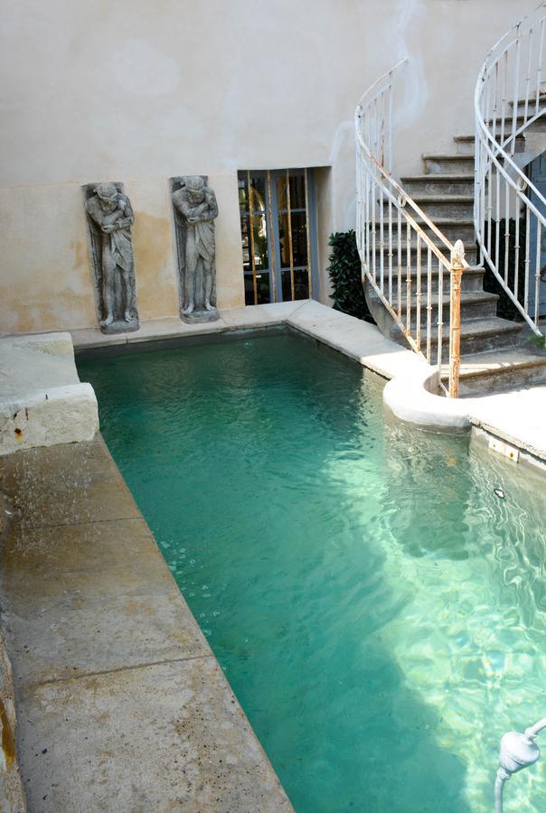 Le Petit Chateau Chateauneuf-de-Gadagne Exterior photo